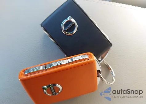 2023 Volvo Xc40 B5 Plus Dark Theme из США, поврежденный, VIN YV4L12UW8P2081071